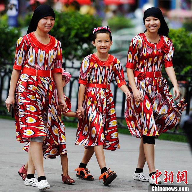 صور عالية الوضوح:المسلمون الصينيون يحتفلون بعيد الفطر (15)