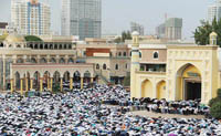 المسلمون الصينيون يحتفلون بعيد الفطر