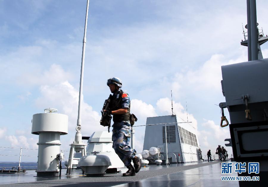 أسطول جيش التحرير الشعبي الصيني يجري أول تدريب على مقاومة عمليات الإختطاف بخليج عدن
