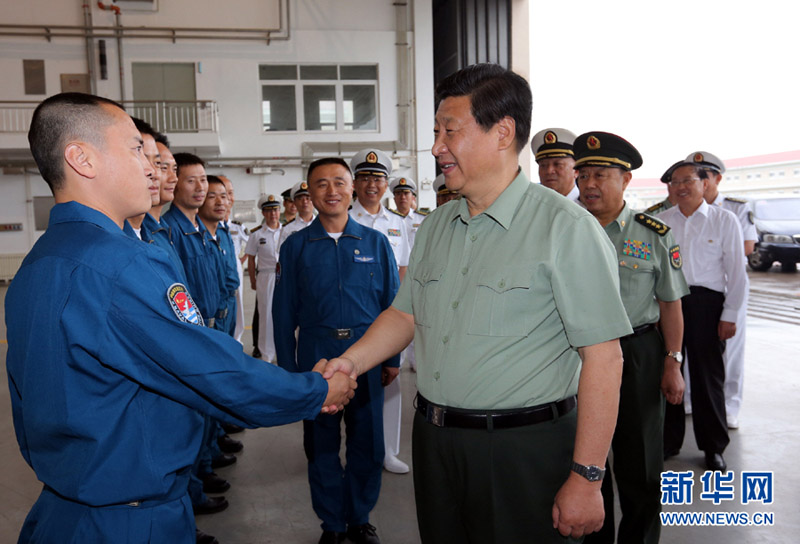 الرئيس الصيني يصعد على متن أول حاملة طائرات ويشهد عمليات تدريب (3)