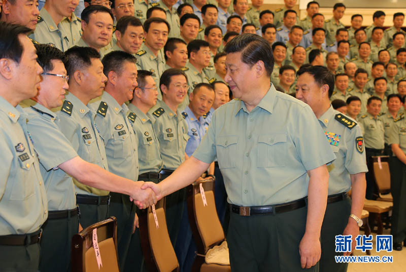 الرئيس الصيني يصعد على متن أول حاملة طائرات ويشهد عمليات تدريب (2)