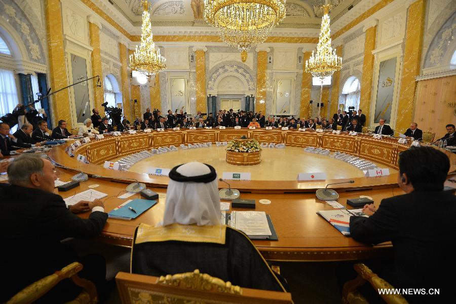 قادة مجموعة العشرين يتبنون استراتيجية سان بطرسبرج للتنمية