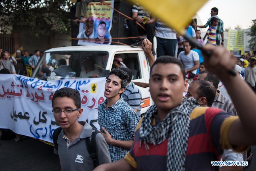 مسيرات لأنصار الرئيس المصري المعزول في القاهرة ومدن عدة  (9)