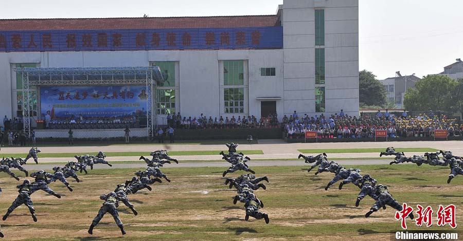 افتتاح ثكنة القوات الجوية الصينية أمام الجماهير لأول مرة 