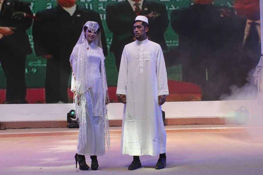 ملابس مسلمين تتألق في معرض الصين والدول العربية  (3)