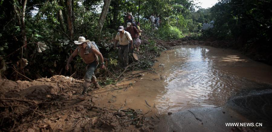 مصرع 101 وفقدان 68 آخرين بسبب الأعاصير في المكسيك (2)