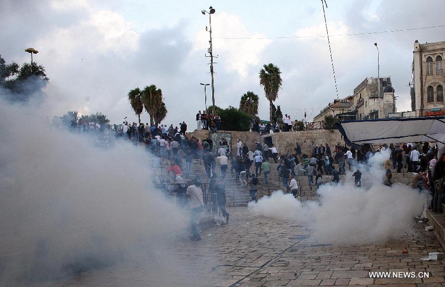 مواجهات بين الشرطة الإسرائيلية وفلسطينيين في شرق القدس
