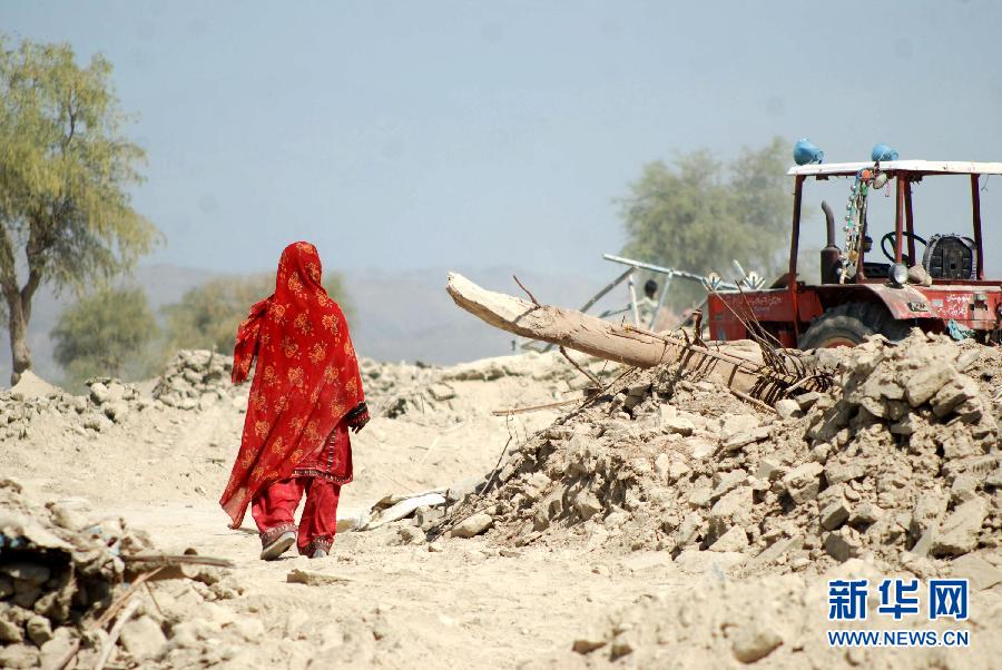 مصرع 328 شخصا وإصابة أكثر من 500 آخرين جراء زلزال بالوشستان في باكستان