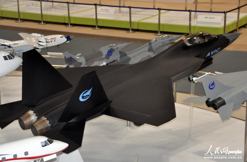 نموذج للمقاتلة الصينية من الجيل الرابع يظهر في معرض بكين الدولي للطيران (10)