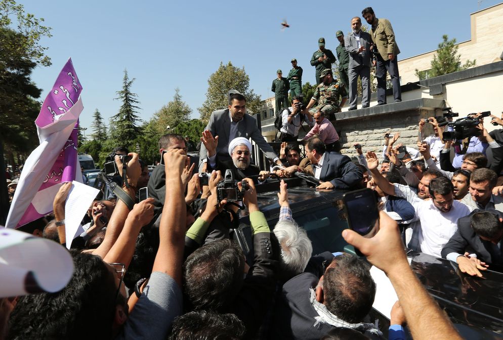 ردود أفعال مختلفة بعد عودة روحاني إلى ايران بعد محادثة هاتفية مع الرئيس الأمريكي (7)