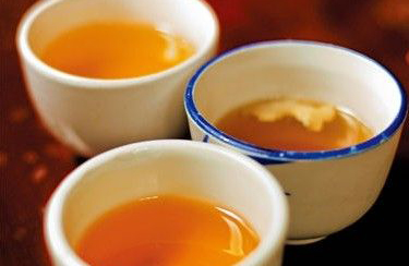 انواع ثلاث من الشاي لقومية باي 
