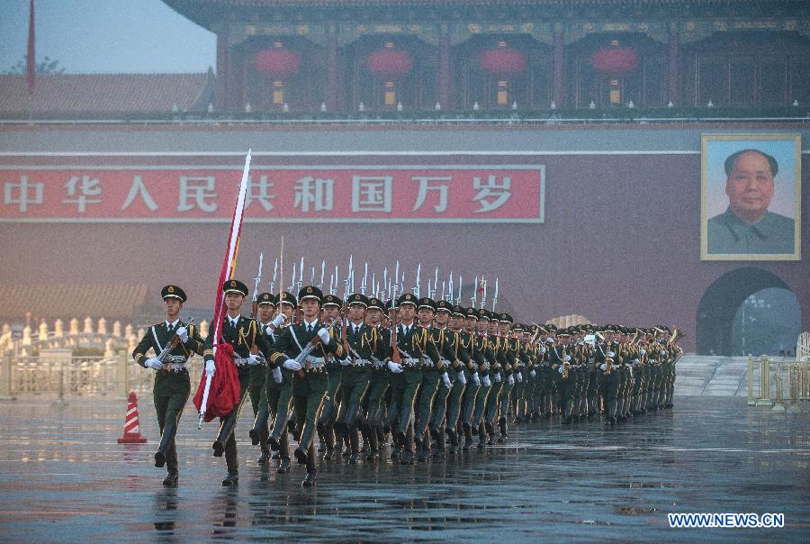 إقامة مراسم رفع العلم في العيد الوطني الصيني  (4)