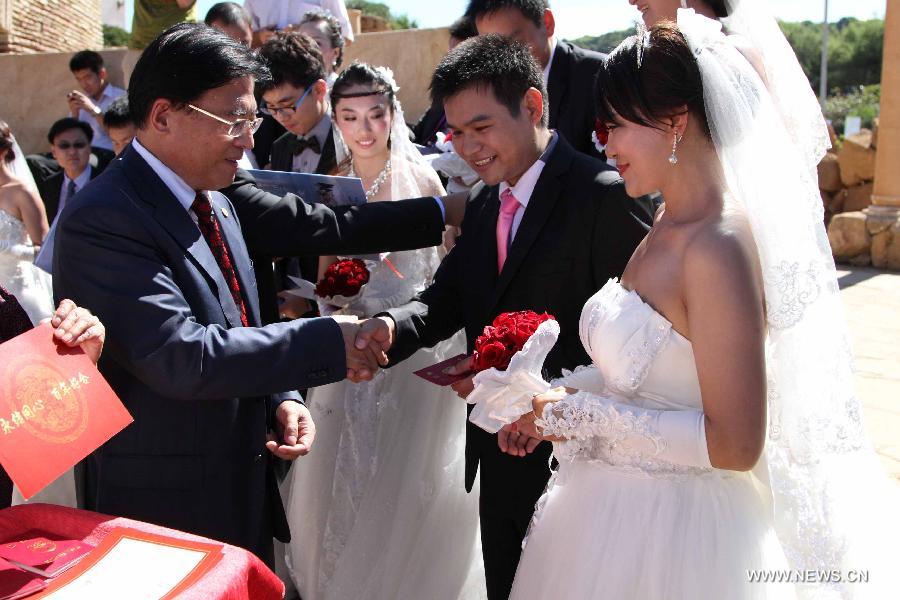 الشركة الصينية في الجزائر تقيم بحفل الزفاف الجماعي بموضوع" الحب في البحر الأبيض المتوسط "  (3)