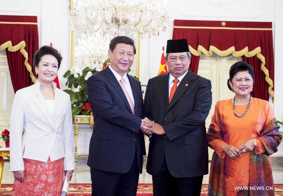 الرئيسان الصيني والاندونيسي يتفقان على رفع مستوى العلاقات الثنائية إلى شراكة استراتيجية شاملة (2)
