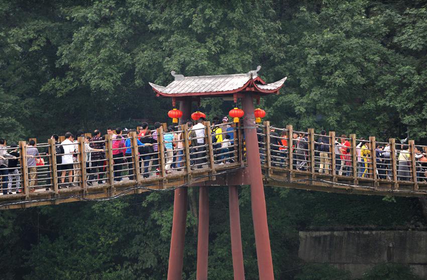 صور عالية الدقة:31.2451 مليون رحلة للسياح خلال عطلة العيد الوطني الصيني  (10)