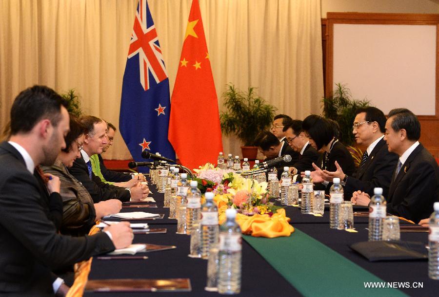 رئيس مجلس الدولة الصيني يجتمع مع قادة كوريا الجنوبية واندونيسيا وكمبوديا ونيوزيلاندا  (6)