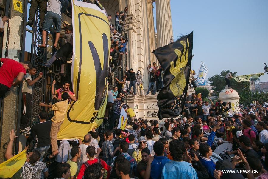 قتيل و7 جرحى خلال تظاهرات أنصار الاخوان المسلمين في مصر (8)