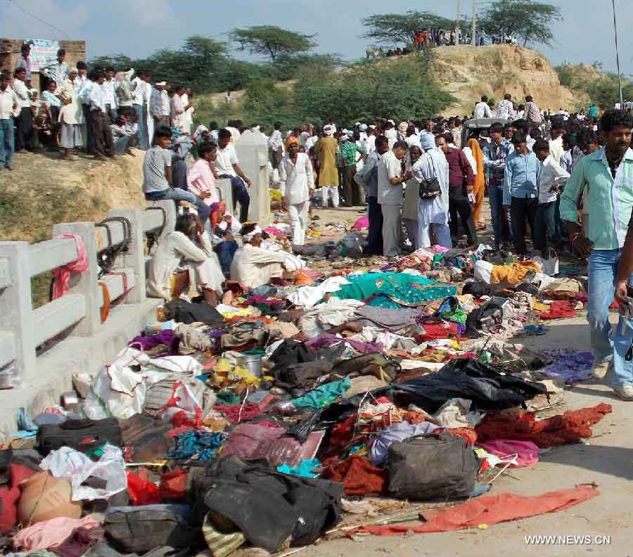 مصرع 90 شخصا في حادث تدافع بوسط الهند