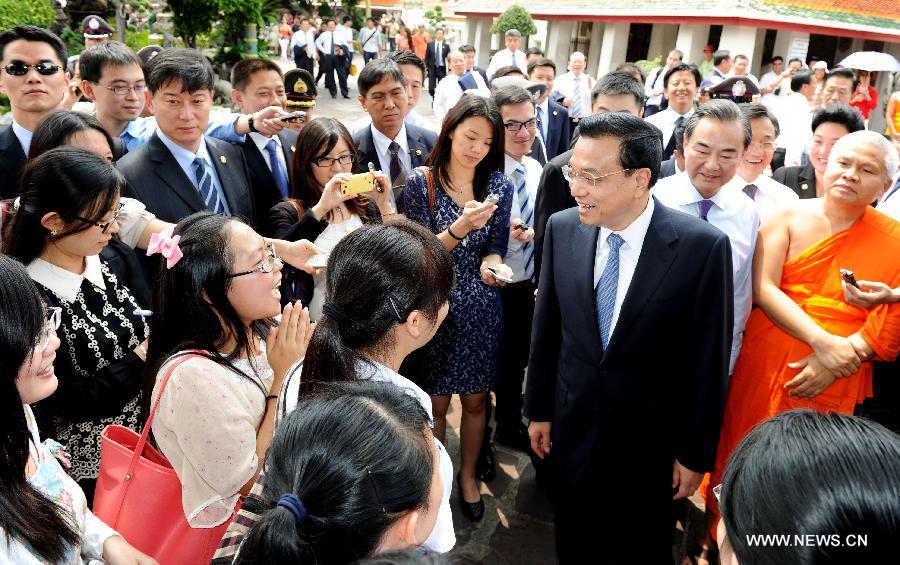 لي: الاعفاء من التأشيرة يعزز التبادلات بين الصين وتايلاند  (2)