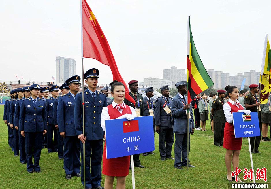 افتتاح بطولة العالم للقفز بالمظلات في مجلس الرياضة العسكرية الدولية  (12)