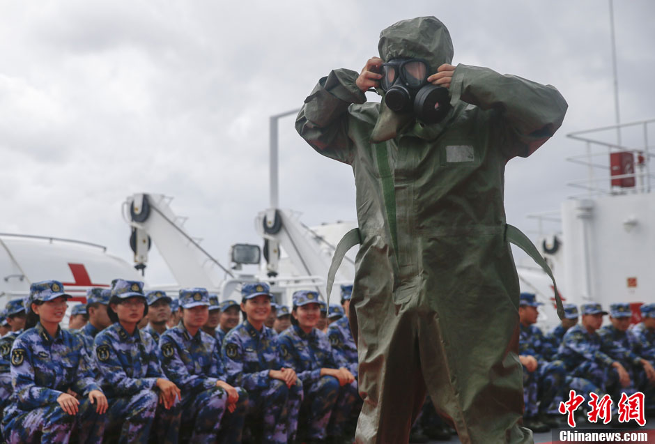 جنديات صينيات يتجهن إلى أعماق البحر  (8)