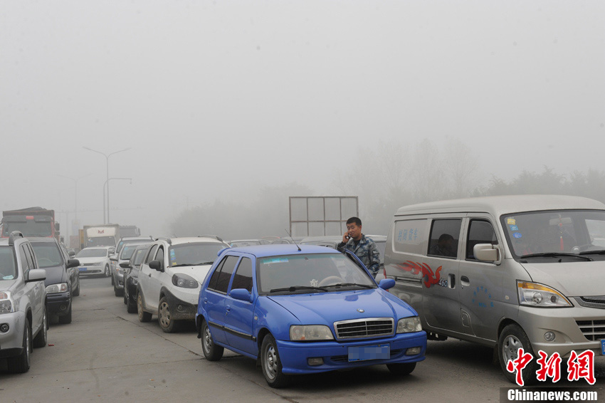 استمرار الضباب الكثيف في شمال شرقي الصين  (8)