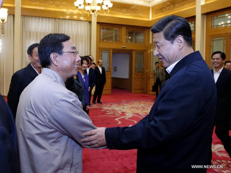 الرئيس الصيني يطالب النقابات العمالية بحماية حقوق العمال 