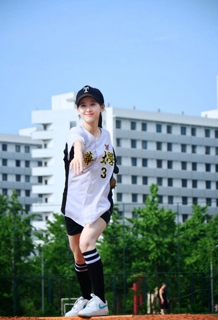 صور نقية لأجمل الطالبات في جامعة تشينغهوا "فتاة الشاي بالحليب"  (7)