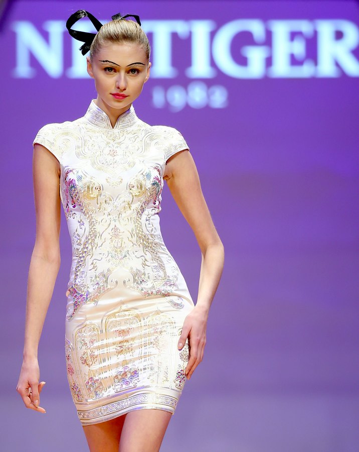 افتتاح أسبوع أزياء الصين الدولي لربيع وصيف عام 2014  (4)