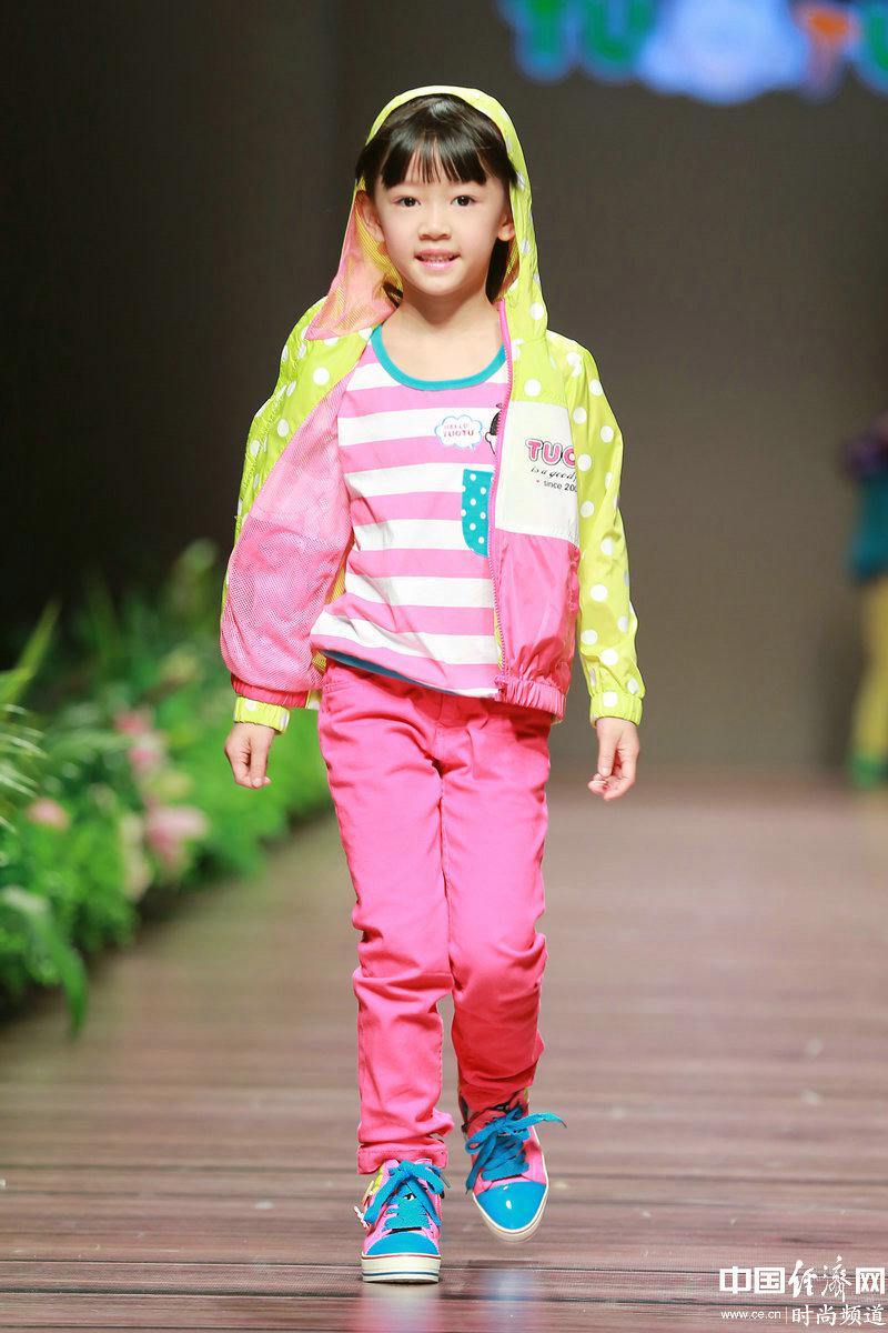 صور:عارضو أزياء صغار محبوبون فى أسبوع الموضة الصيني الدولي  (17)
