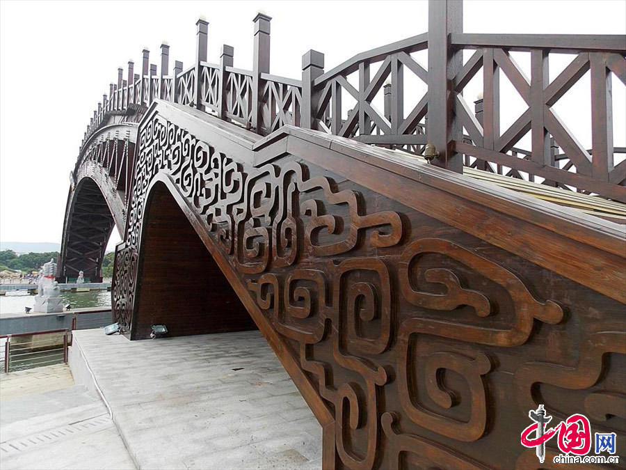 مدينة سوتشو تبني جسر القوس الخشبي الأطول فى العالم   (4)