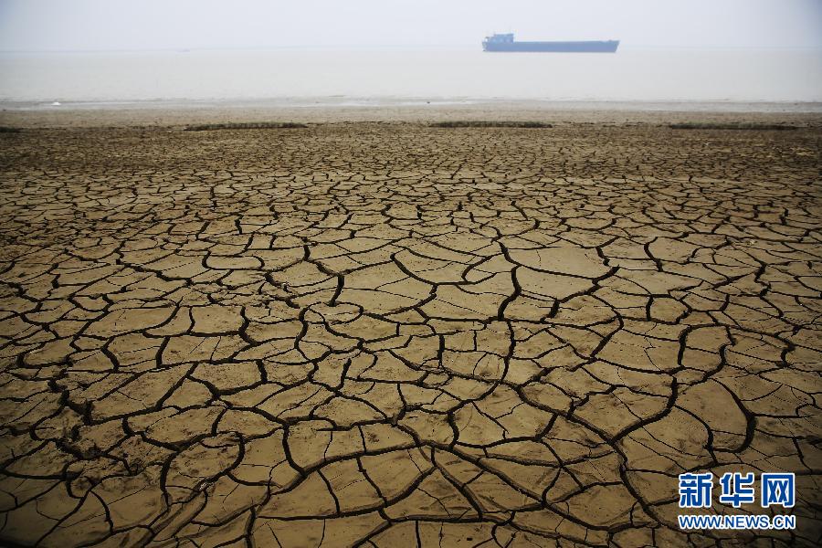 صور:أكبر بحيرة للمياه العذبة في الصين مهددة بالجفاف   (2)