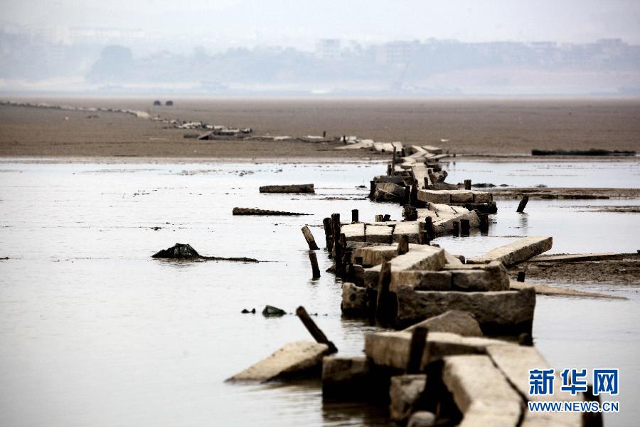 صور:أكبر بحيرة للمياه العذبة في الصين مهددة بالجفاف   (7)