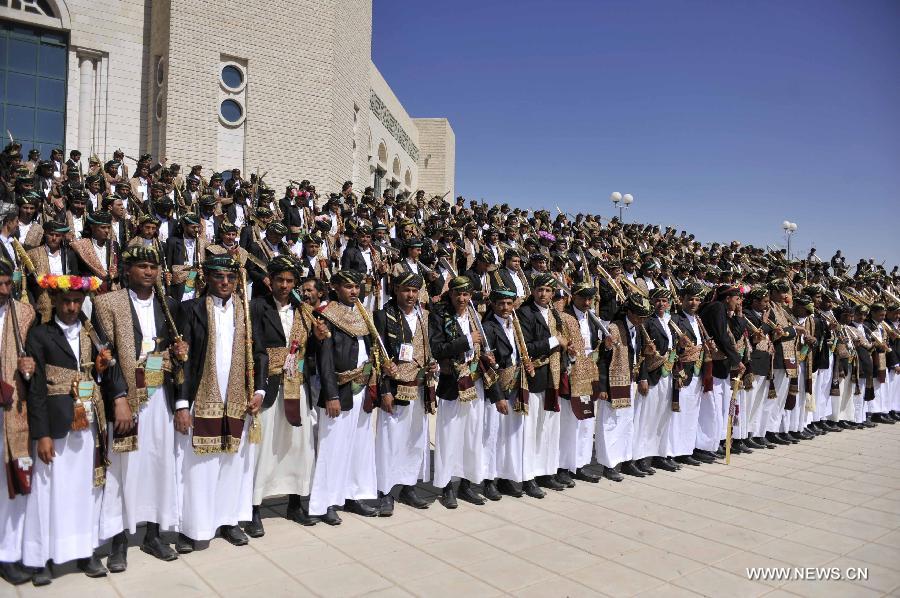 اليمن يدخل موسوعة جينيس بعرس جماعي ضم أربعة آلاف يتيم 