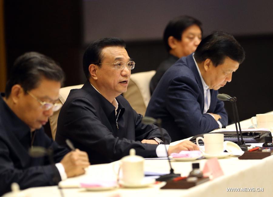 رئيس مجلس الدولة الصيني يحث على توحيد الجهود لتحقيق الإصلاحات الحكومية (2)