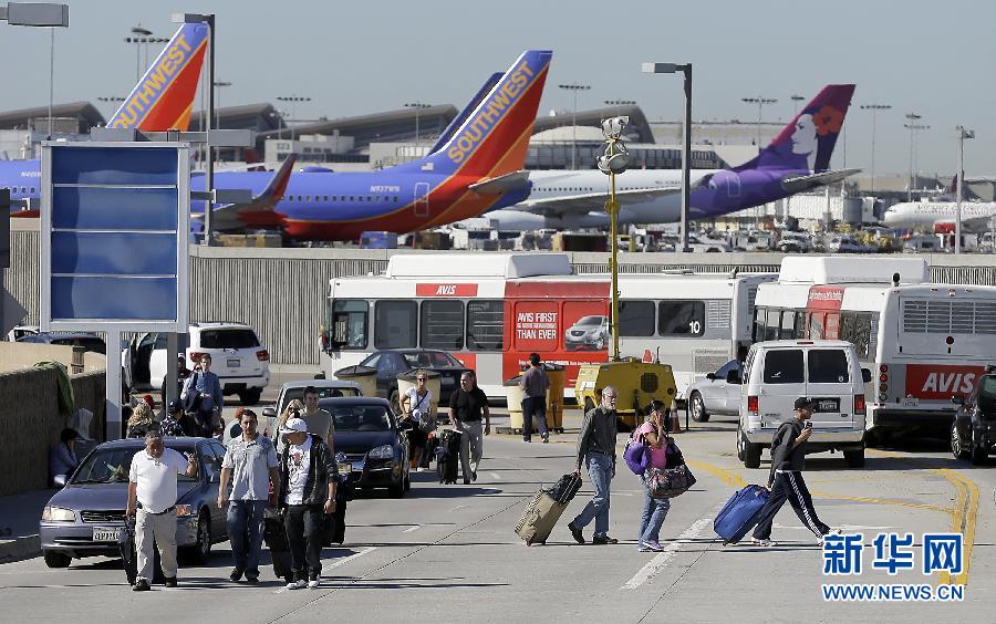 مقتل شخص واصابة سبعة في اطلاق نار بمطار لوس انجليس الدولي (2)