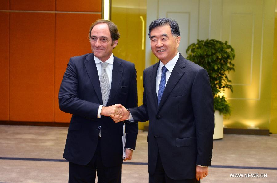 نائب رئيس مجلس الدولة الصيني يحث على تعاون أوثق مع الدول المتحدثة بالبرتغالية 