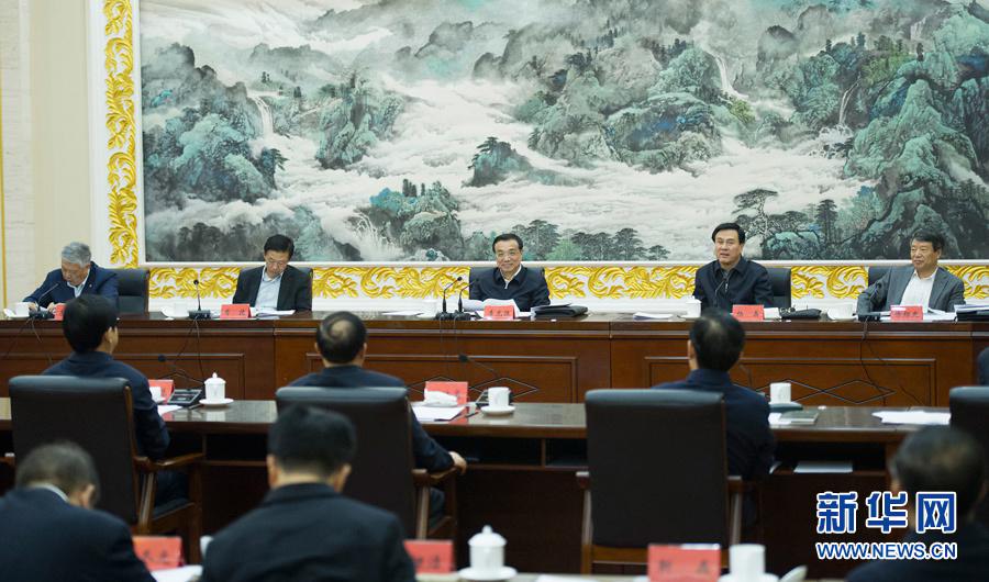 رئيس مجلس الدولة الصيني يدعو إلى بذل جهود أكبر لتنمية الاقتصاد وتعزيز الرفاهيه  (2)