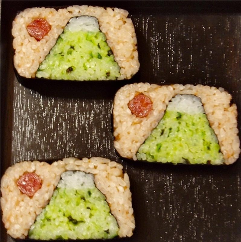 طاه يحول أطباق السوشي إلى إبداعات فنية  (5)