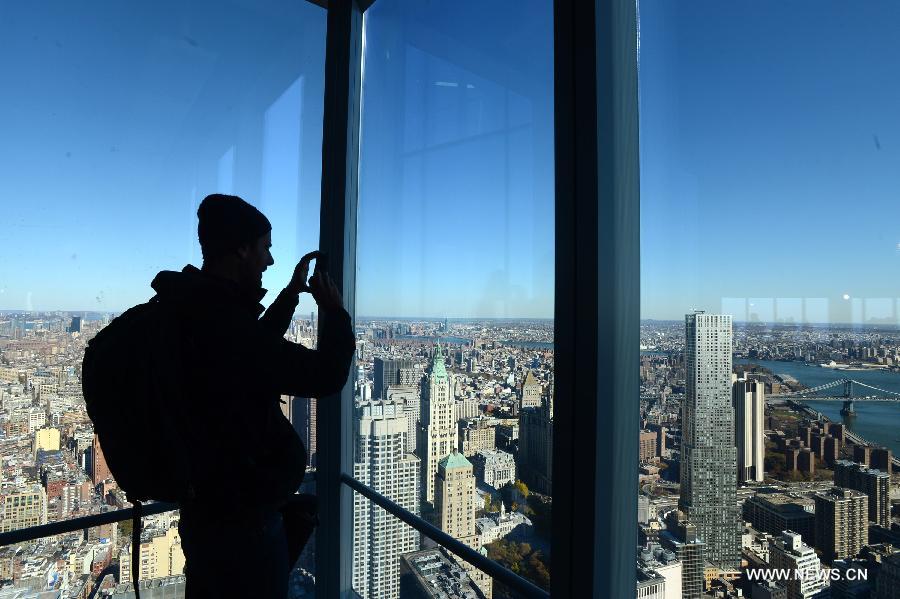  نيويورك تفتتح البرج الأول لمركز التجارة العالمي بعد 12 عاما من  هجمات 11 سبتمبر (2)