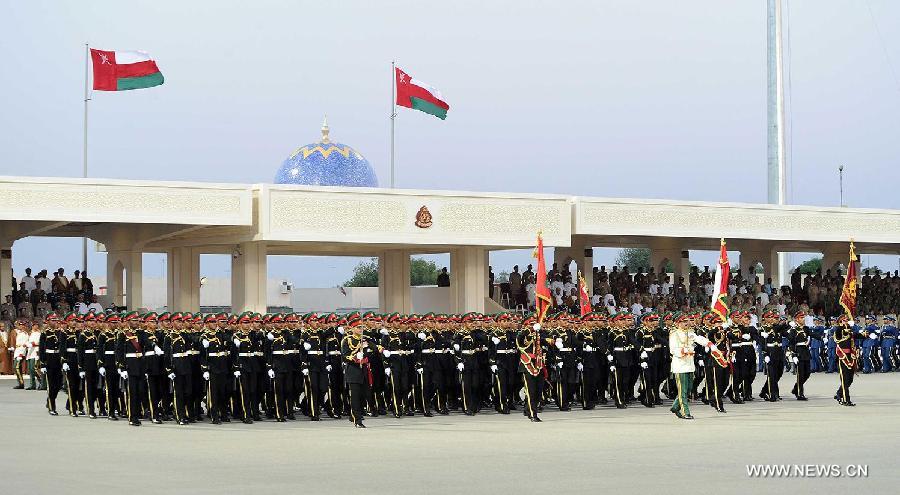 عمان تنظم عرضا عسكريا للاحتفال بالذكرى ال43 لتأسيسها  (3)