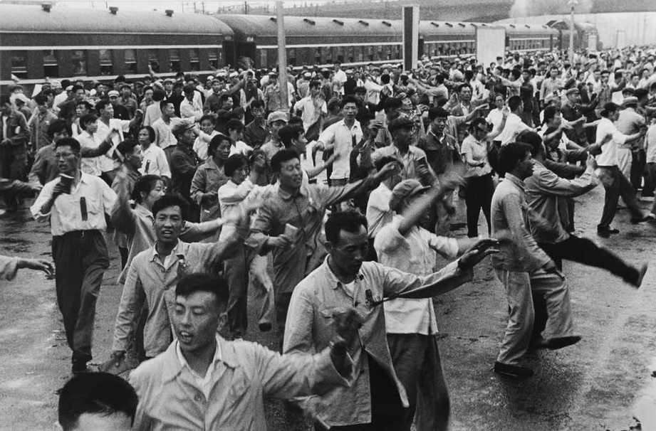 التغيرات التي طرأت على  حركات الرقص الصيني على مدى نصف قرن  (2)