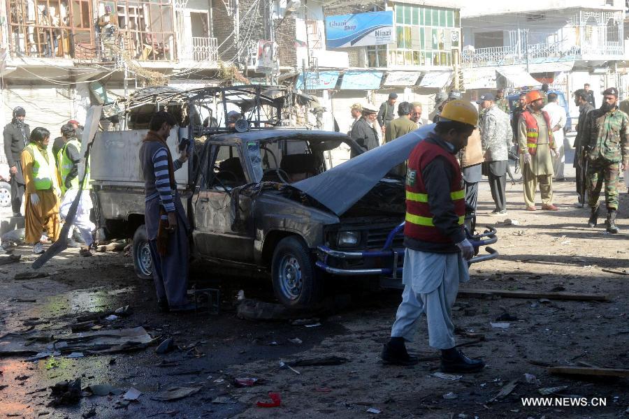 مصرع 8 أشخاص وإصابة 58 آخرين في انفجار وقع في باكستان  (3)