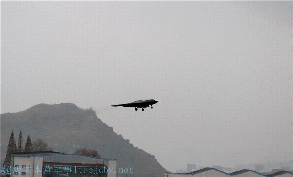 إختبار تحليق ناجح لمقاتلة الشبح الصينية بدون طيار بنجاح  (2)