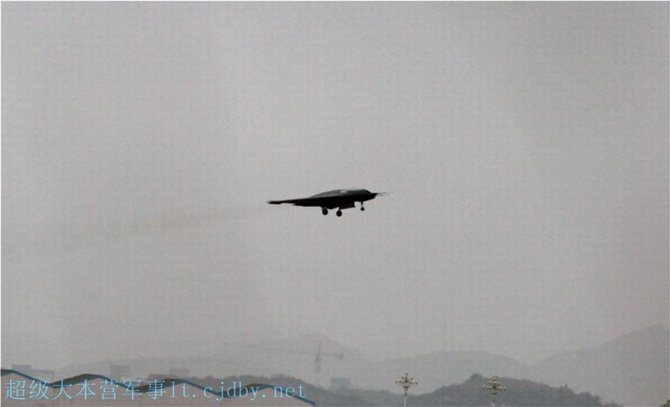 إختبار تحليق ناجح لمقاتلة الشبح الصينية بدون طيار بنجاح  (3)