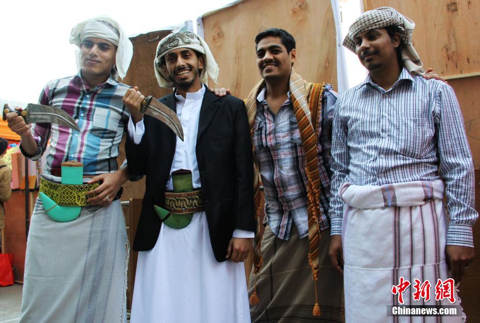 الطلاب اليمنيون الوافدون يعرضون ثقافة بلادهم في جامعة صينية  (3)