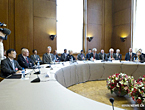 القوى العالمية وإيران يستأنفون المحادثات النووية فى جنيف