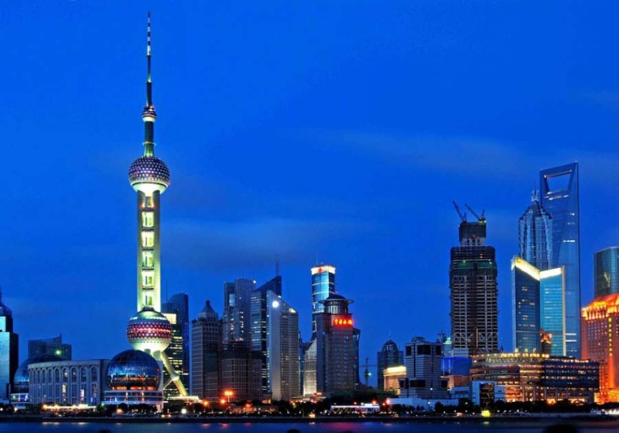 3- شانغهايعدد السكان المقيمين: 23.8 مليون نسمةحجم الناتج المحلي الاجمالي 2012: 2.0101 تريليون يوان