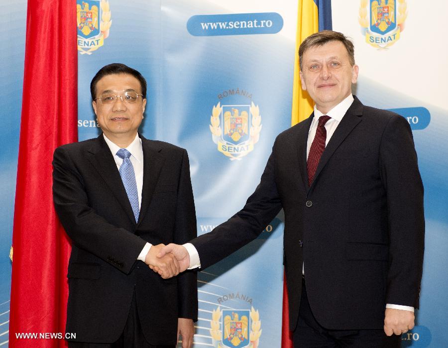 رئيس مجلس الدولة الصيني يدعو لتعزيز التبادلات البرلمانية مع رومانيا 
