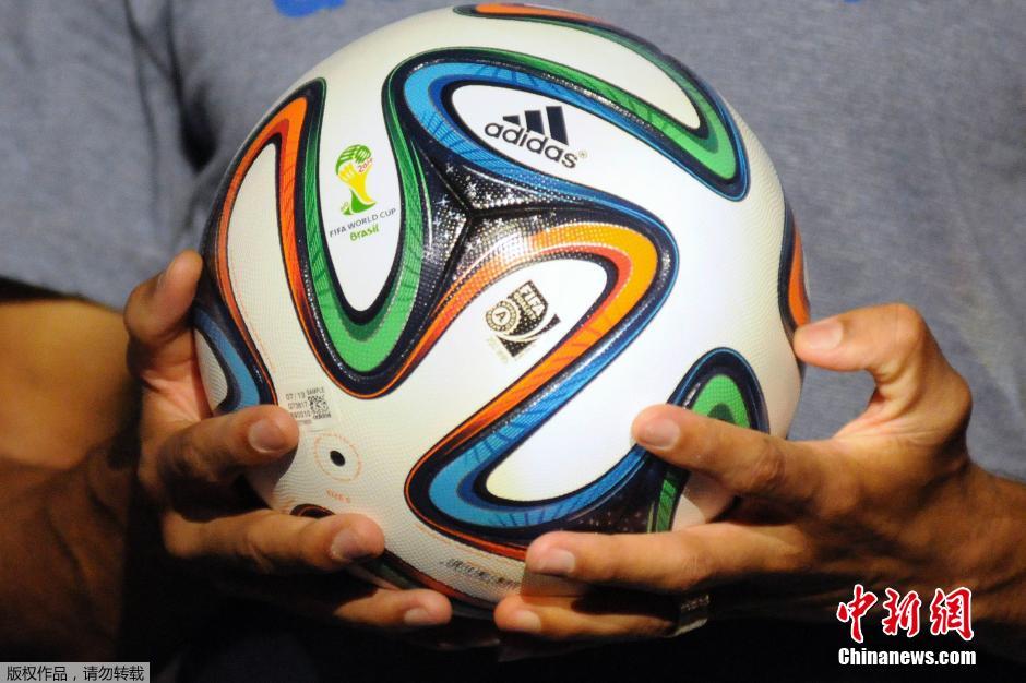 إعلان الكرة المستخدمة فى مباريات كأس العالم 2014 رسميا  (4)